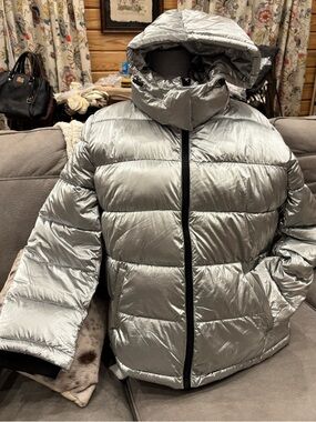 Calvin Klein Puffer Jacket in Shiny Silver